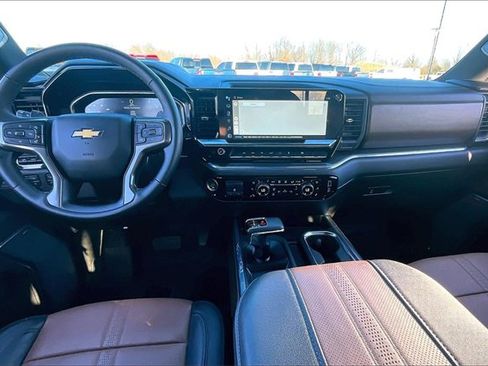 Used 2024 Chevrolet Silverado 1500 High Country w/ Technology Package image 8
