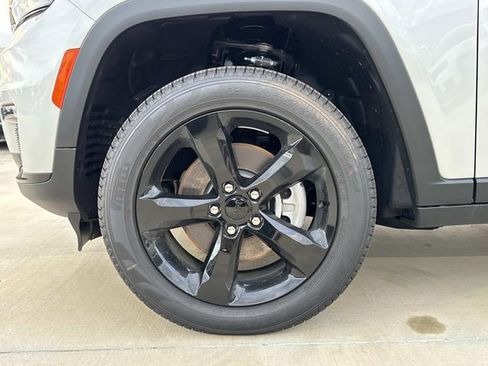 New 2025 Jeep Grand Cherokee L Limited w/ Black Appearance Package RWD image 4