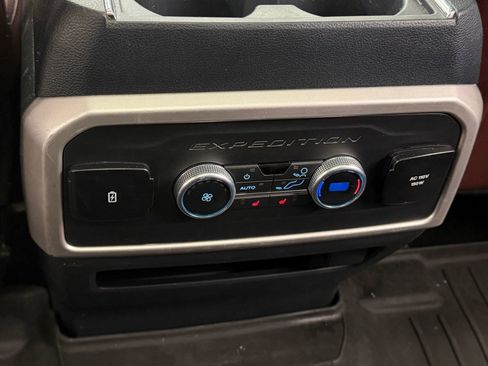 Used 2022 Ford Expedition Max Limited image 26