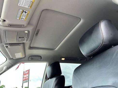 Used 2019 Nissan Armada Platinum w/ Captain's Chairs Package RWD image 18
