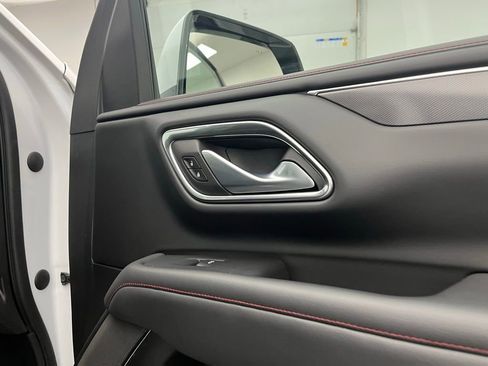 Used 2022 Chevrolet Suburban RST w/ Sport Performance Package image 25