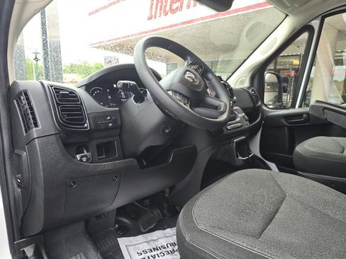 Used 2023 RAM ProMaster 2500 FWD image 8