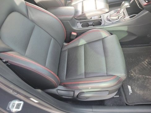 Used 2018 Hyundai Elantra GT Sport image 7