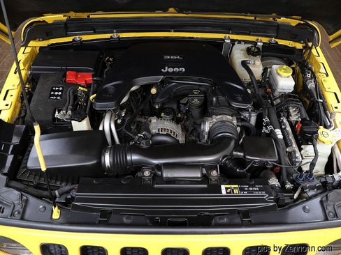 Used 2019 Jeep Wrangler Sport AWD/4WD image 37