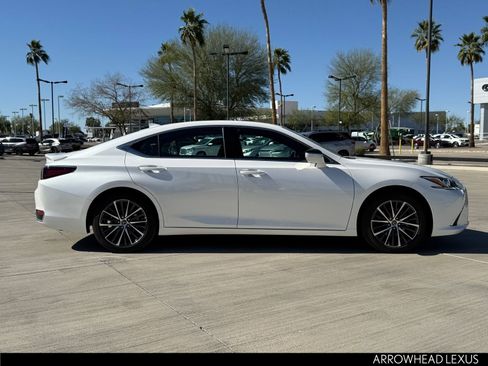Used 2025 Lexus ES 300h w/ Premium Package image 9