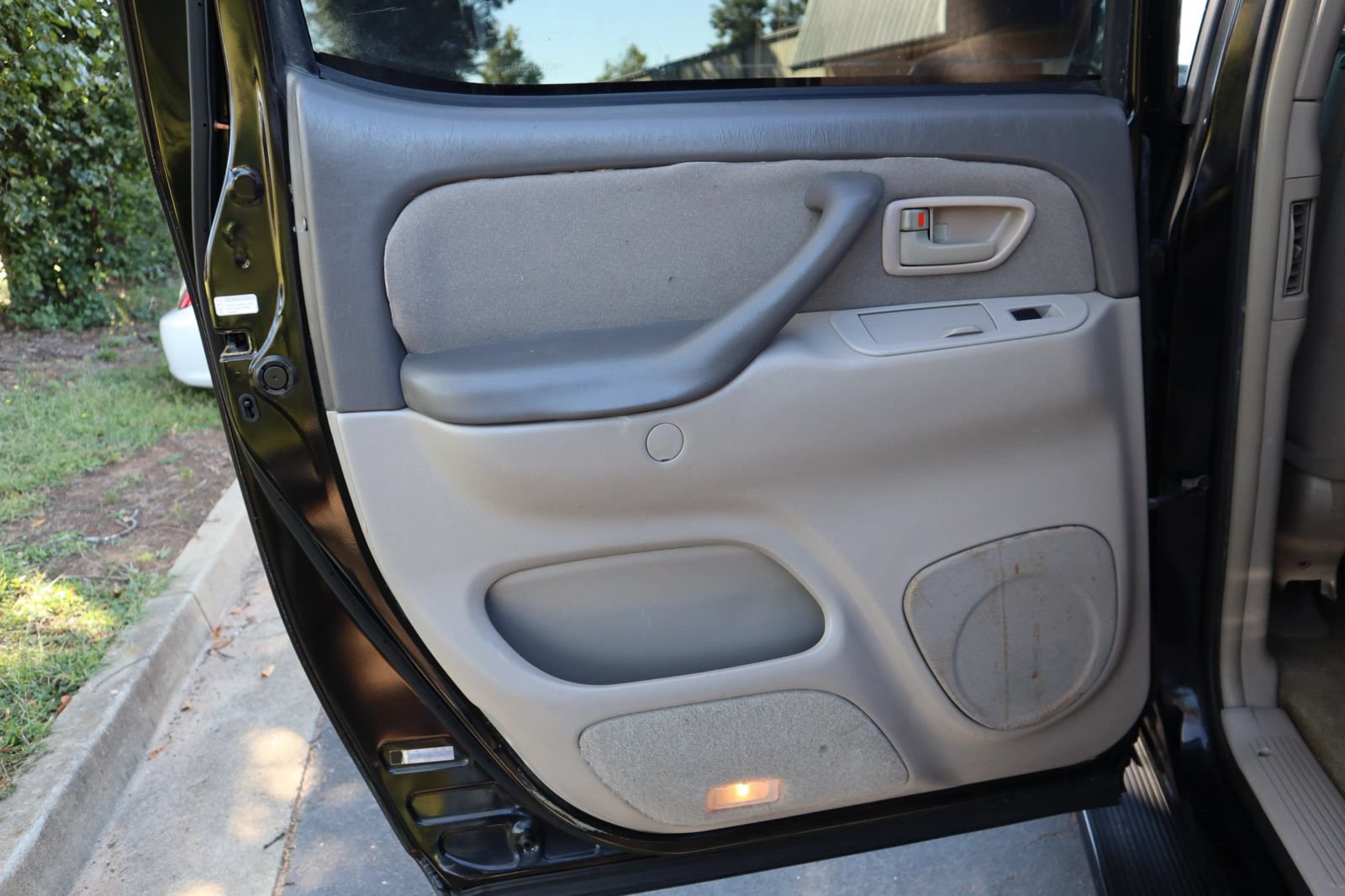 Used 2004 Toyota Tundra SR5 w/ Towing Pkg RWD image 10