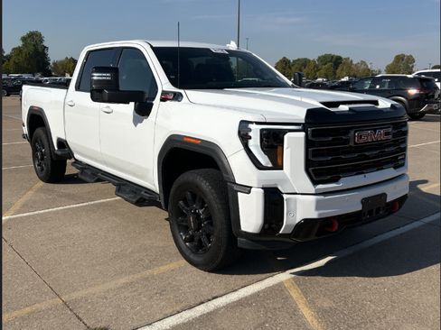Used 2025 GMC Sierra 2500 AT4 AWD/4WD image 13