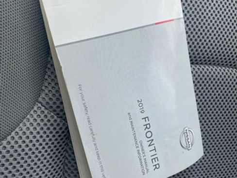 Used 2019 Nissan Frontier SV image 7