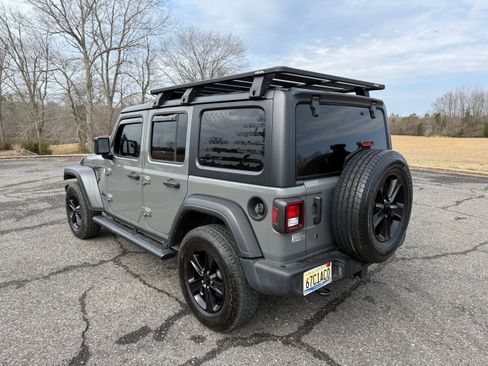 Used 2020 Jeep Wrangler Unlimited Sport image 3