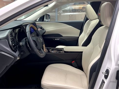 Certified 2026 Lexus RX 350 w/ Convenience Package AWD/4WD image 9