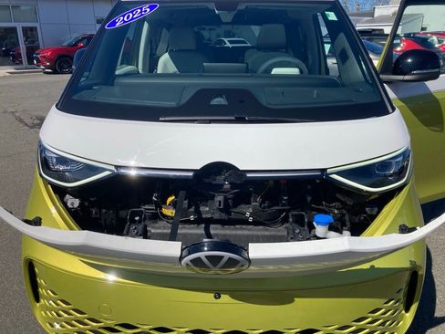Used 2025 Volkswagen ID. Buzz 1st Edition AWD/4WD image 33
