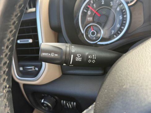 Used 2019 RAM 1500 Big Horn RWD image 16