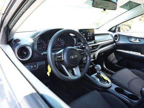 Used 2021 Kia Forte LXS FWD image 23