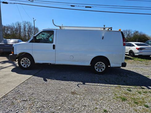 Used 2010 GMC Savana 1500 Van 3D image 13