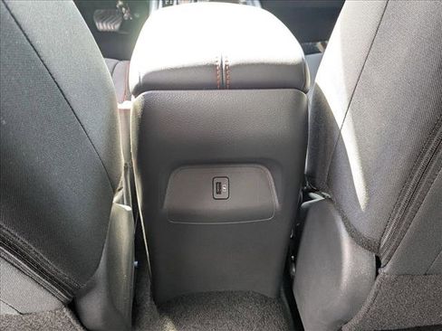 Certified 2025 Nissan Sentra SR FWD image 17