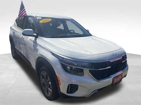 Certified 2025 Kia Seltos LX image 6