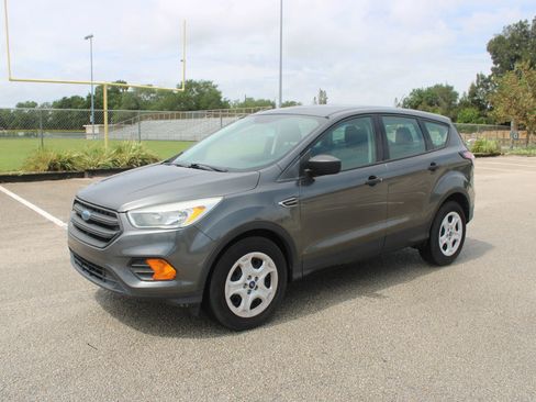 Used 2017 Ford Escape S FWD image 4