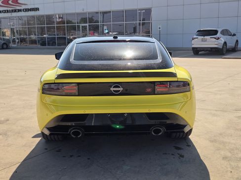Used 2024 Nissan Z Performance w/ Floor Mat Package image 4