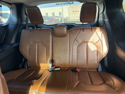 Used 2017 Chrysler Pacifica Limited w/ UConnect Theater Package image 30