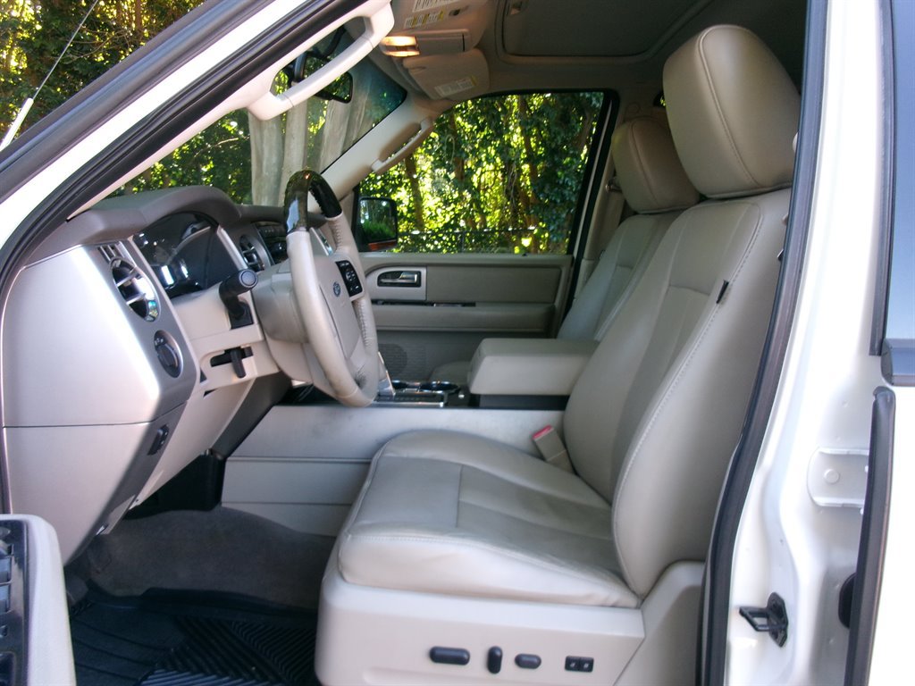 Used 2012 Ford Expedition Limited AWD/4WD image 11