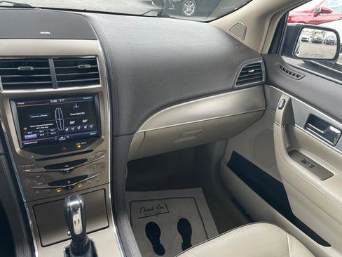 Used 2013 Lincoln MKX FWD image 15