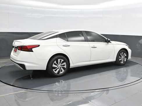 Used 2025 Nissan Altima 2.5 S FWD image 3