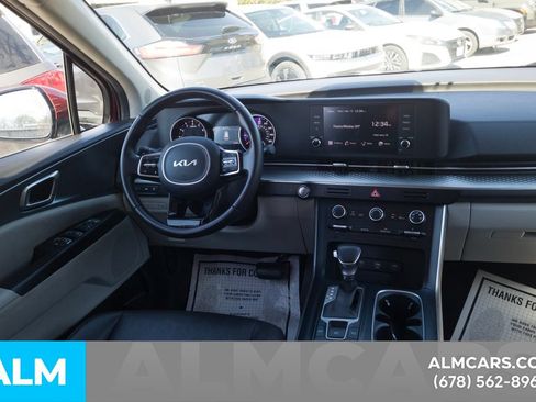Used 2024 Kia Carnival LX FWD image 21