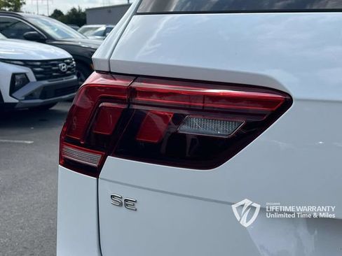 Used 2022 Volkswagen Tiguan SE R-Line FWD image 11