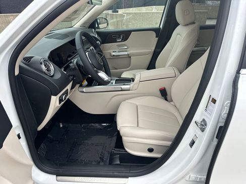 New 2026 Mercedes-Benz GLB 250 image 9