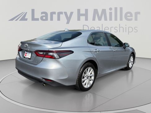 Used 2023 Toyota Camry LE AWD/4WD image 5