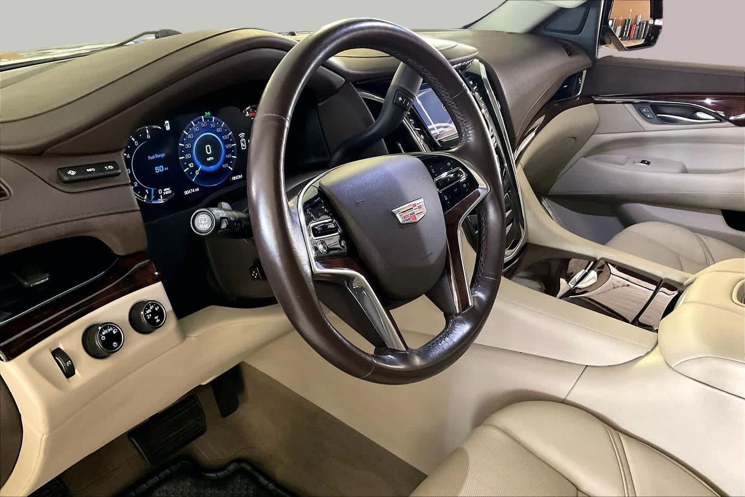 Used 2016 Cadillac Escalade ESV Luxury AWD/4WD image 16