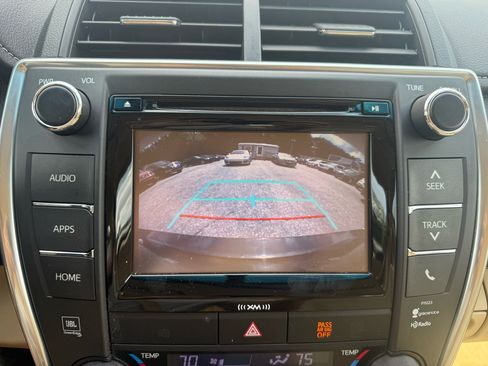 Used 2017 Toyota Camry LE image 10