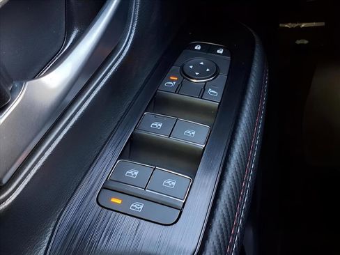 New 2026 Nissan Kicks SR image 16