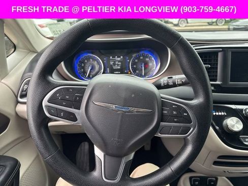 Used 2020 Chrysler Voyager Lxi FWD image 15