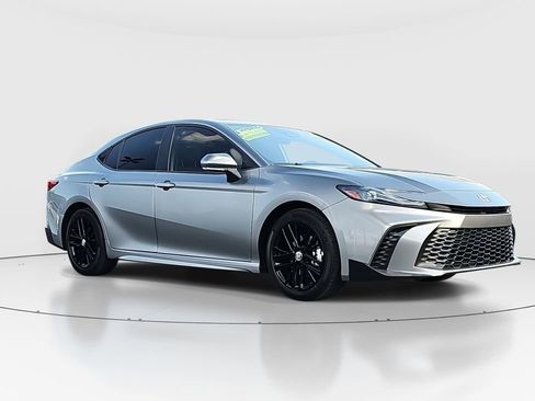 Certified 2025 Toyota Camry SE w/ Convenience Package FWD image 3