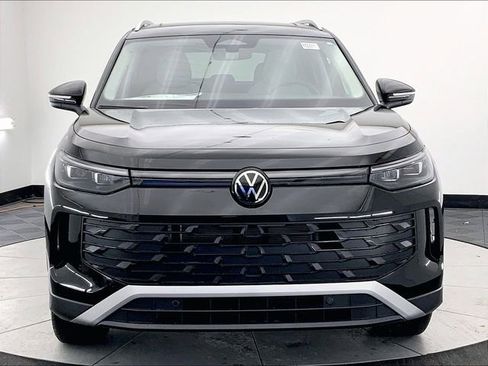 New 2026 Volkswagen Tiguan SE image 3