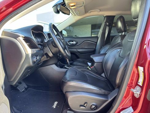 Used 2017 Jeep Cherokee Limited w/ Luxury Group image 21