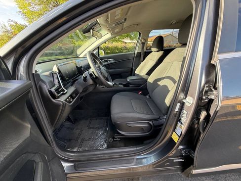 Used 2023 Kia Sportage LX AWD/4WD image 10