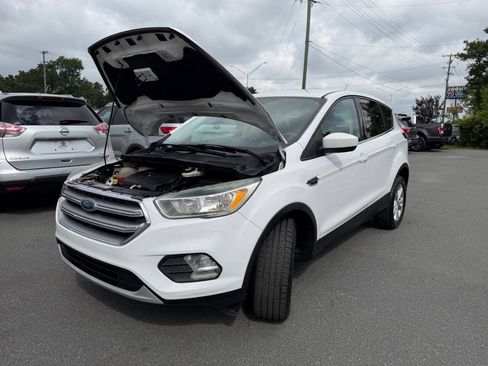 Used 2017 Ford Escape SE AWD/4WD image 20
