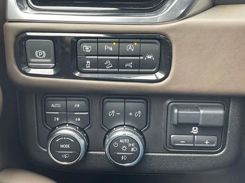 Used 2025 GMC Yukon XL Denali Ultimate image 27