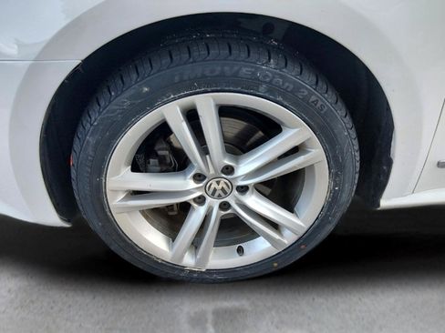 Used 2015 Volkswagen Passat TDI SE FWD image 3