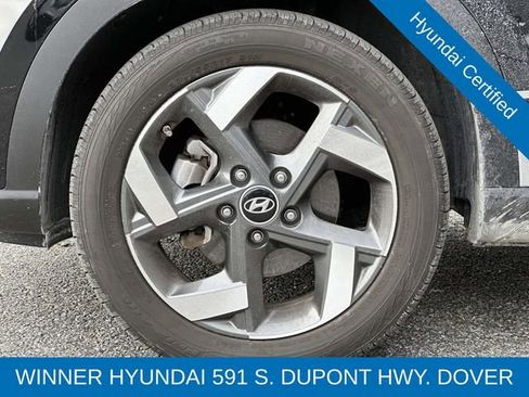 Certified 2024 Hyundai Venue SEL image 9