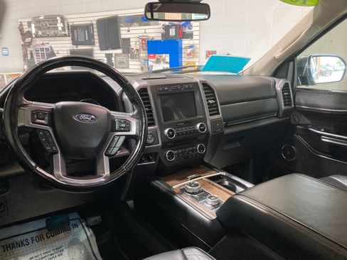 Used 2018 Ford Expedition Max Platinum AWD/4WD image 24
