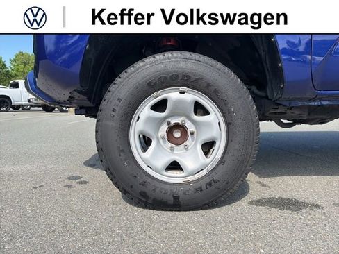 Used 2022 Toyota Tacoma SR5 RWD image 11