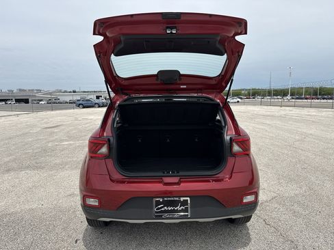 Used 2024 Hyundai Venue SEL FWD image 21