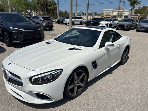 Used 2017 Mercedes-Benz SL 550 image 11