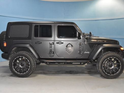 Used 2018 Jeep Wrangler Unlimited Sport S AWD/4WD image 19