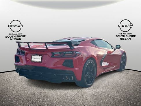 Used 2022 Chevrolet Corvette Stingray Premium Cpe w/ Z51 Performance Package RWD image 5