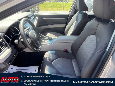 Used 2018 Toyota Camry LE FWD image 23