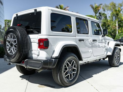 Used 2024 Jeep Wrangler Sahara image 25